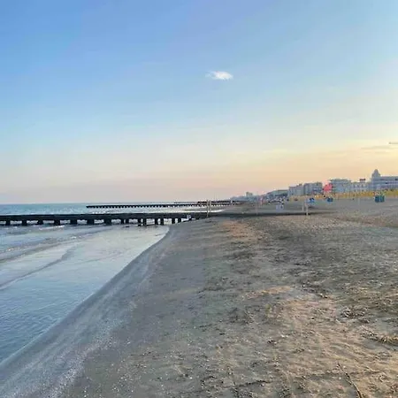 Luxury Centre. Pool. Beach And Shopping Apartamento