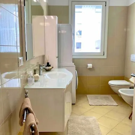 Luxury Centre. Pool. Beach And Shopping Apartamento