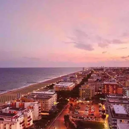 Apartamento Luxury Centre. Pool. Beach And Shopping Lido di Jesolo