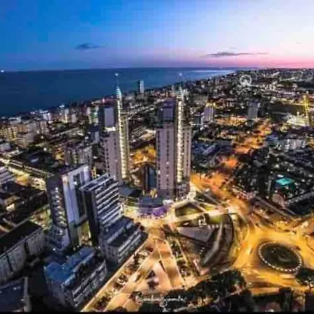Luxury Centre. Pool. Beach And Shopping Apartamento